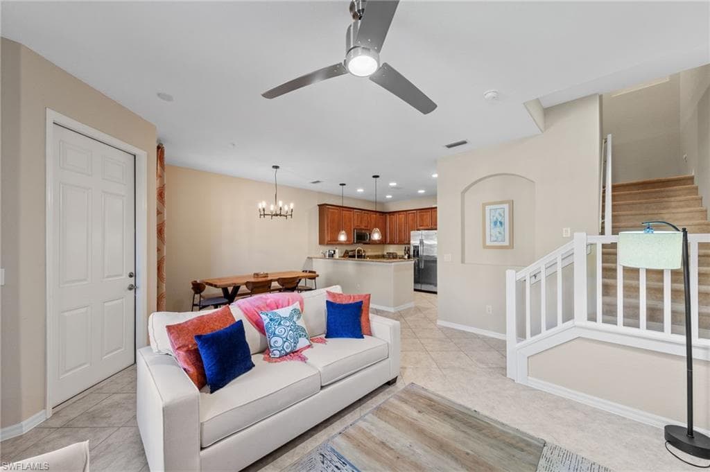 11736 Izarra WAY 7809-5