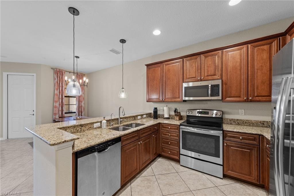 11736 Izarra WAY 7809-9