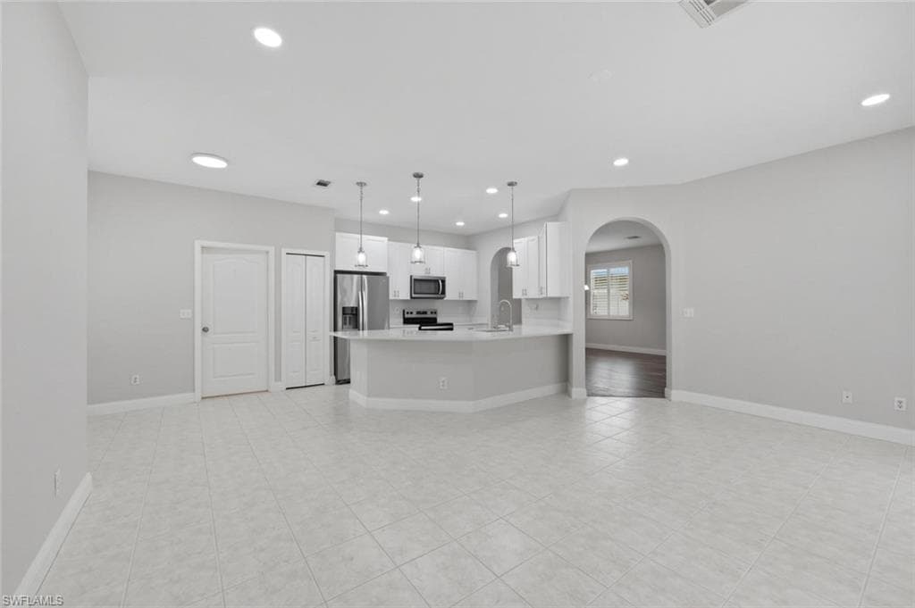 11528 Woodmount LN-13