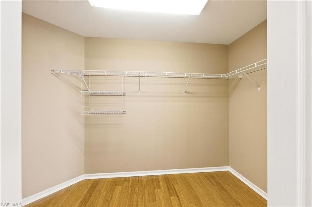 11528 Woodmount LN-24