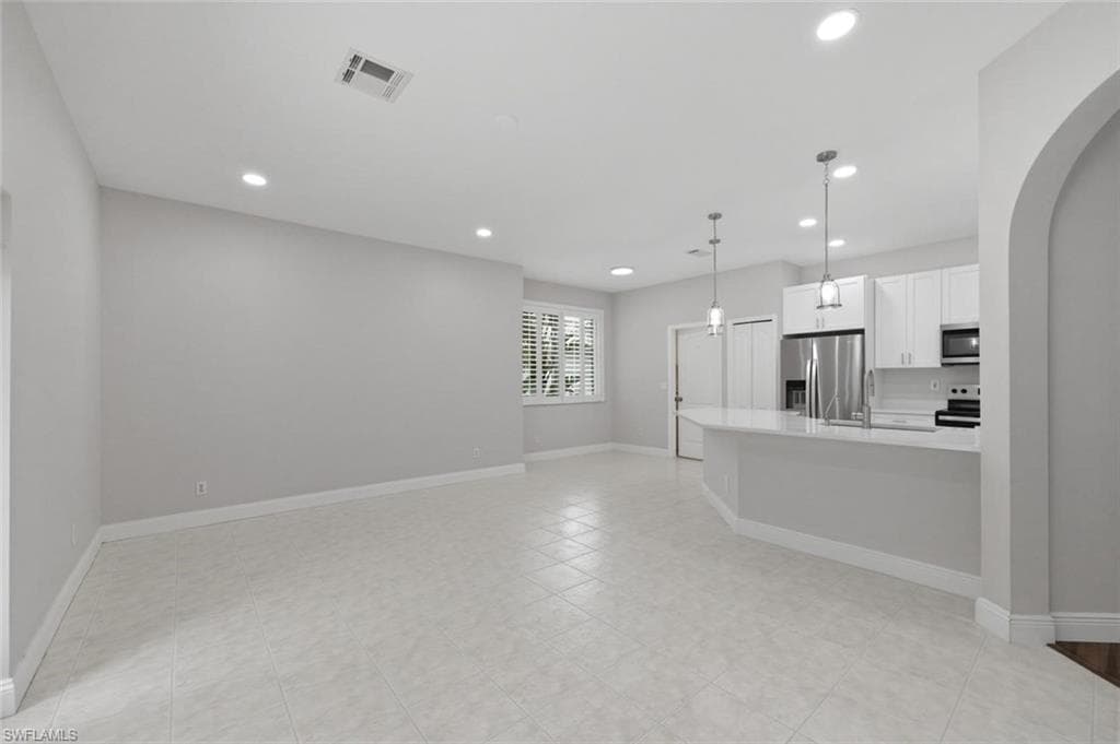 11528 Woodmount LN-11