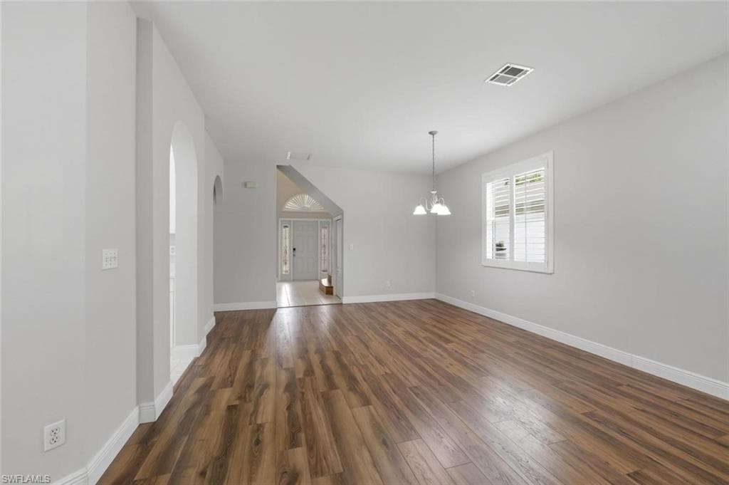 11528 Woodmount LN-8
