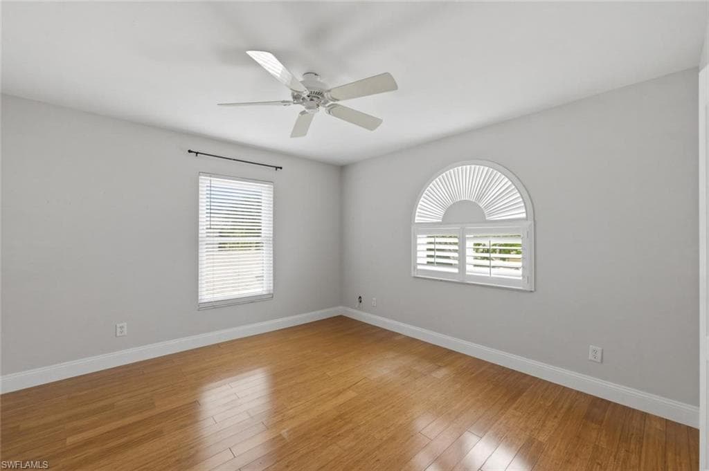 11528 Woodmount LN-25