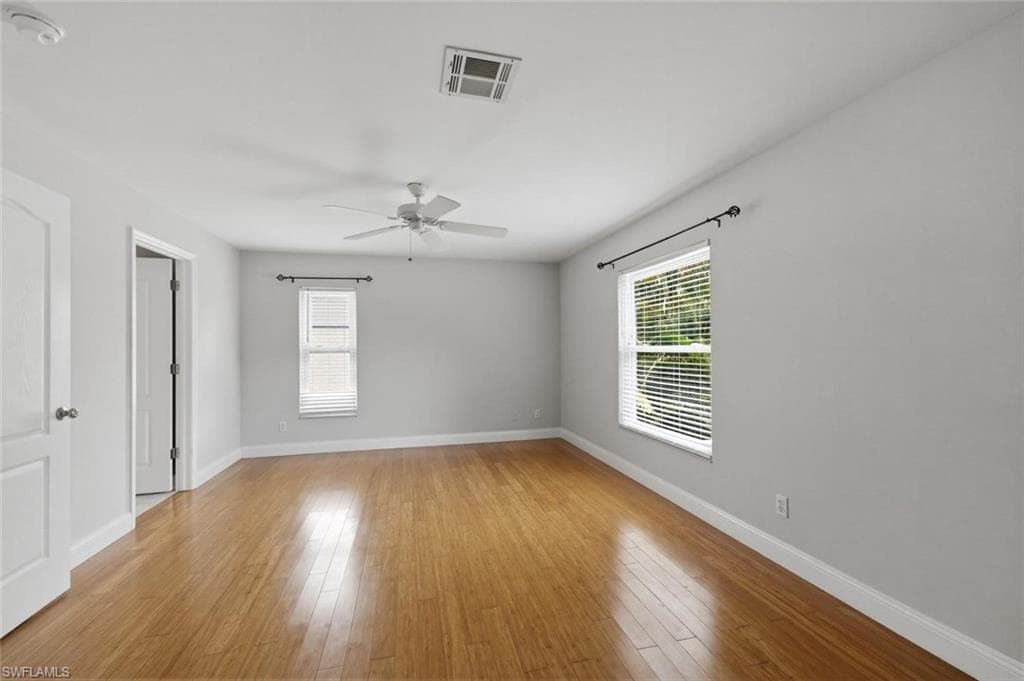 11528 Woodmount LN-21