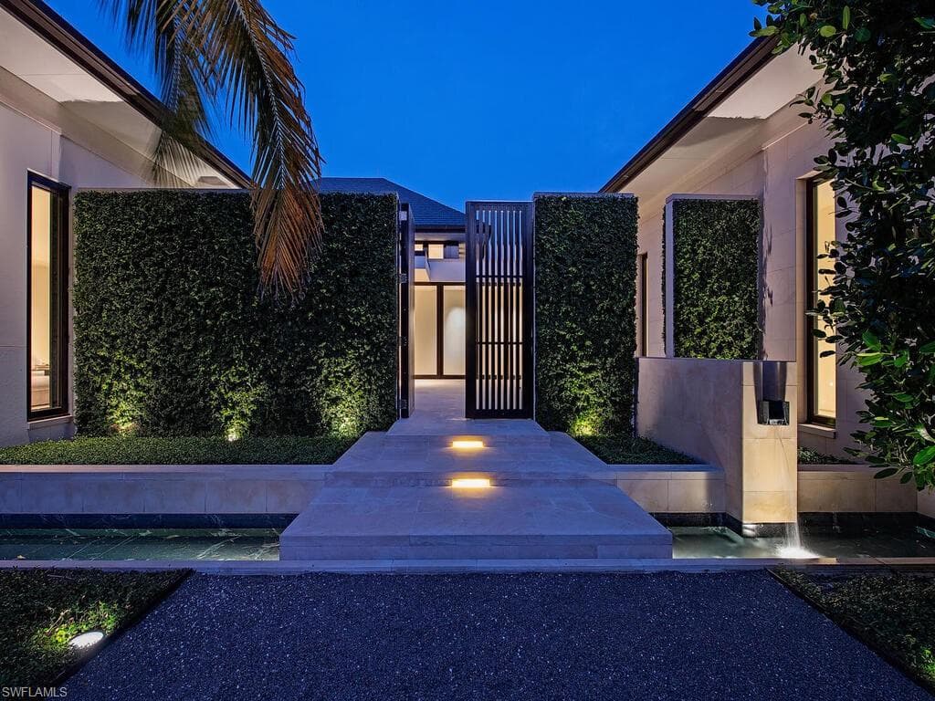 3655 Fort Charles DR-46