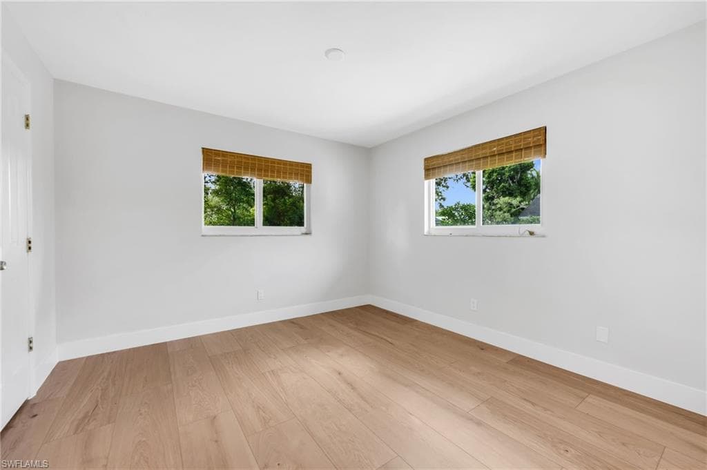 162 Westwood DR-16