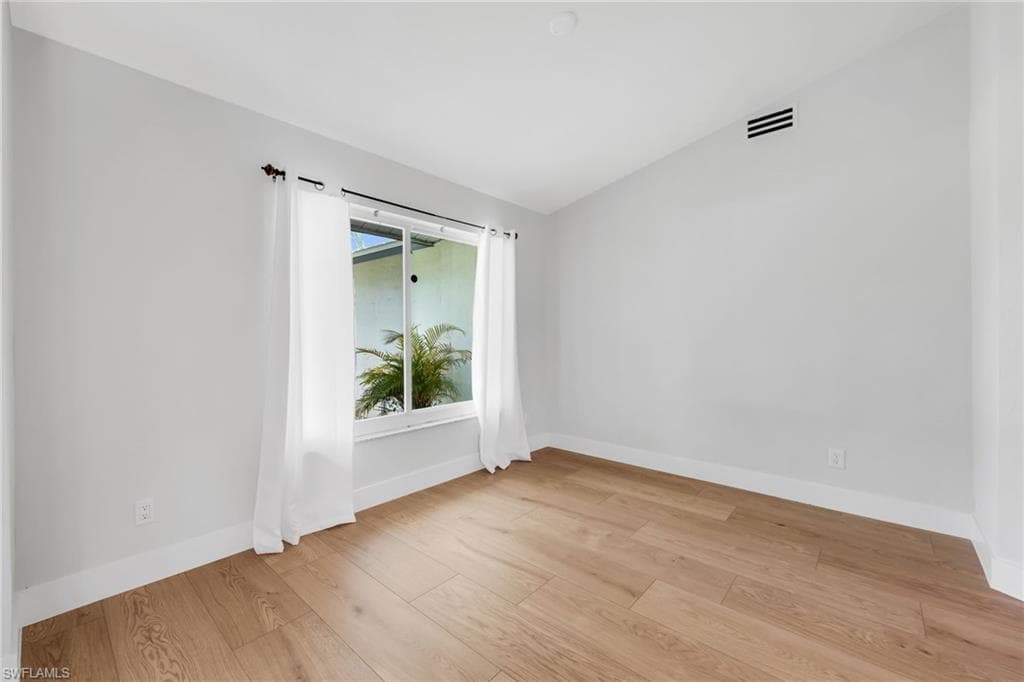 162 Westwood DR-18