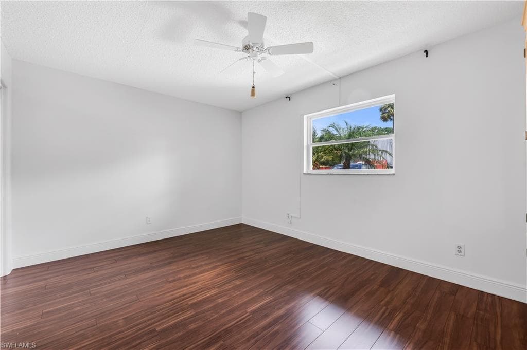 600 Valley Stream DR D3-12