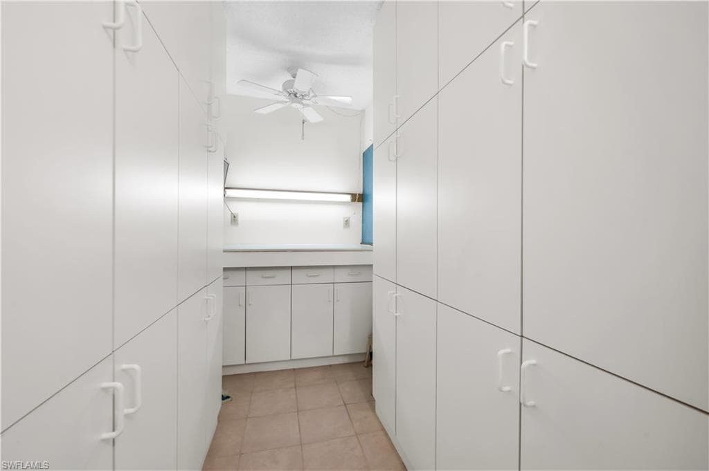 600 Valley Stream DR D3-18