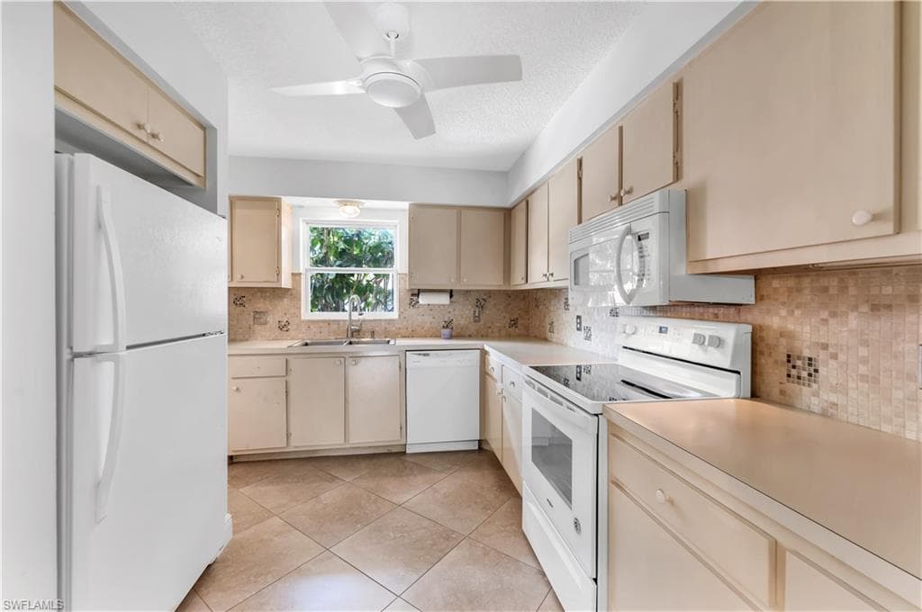 600 Valley Stream DR D3-11