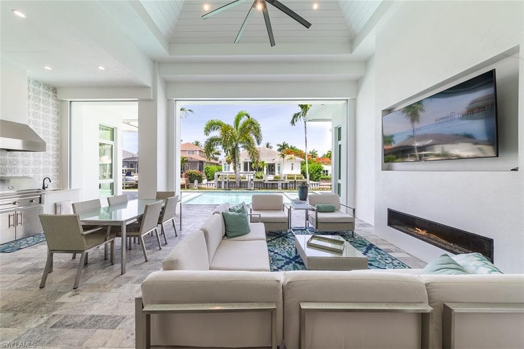 2100 SNOOK DR-36