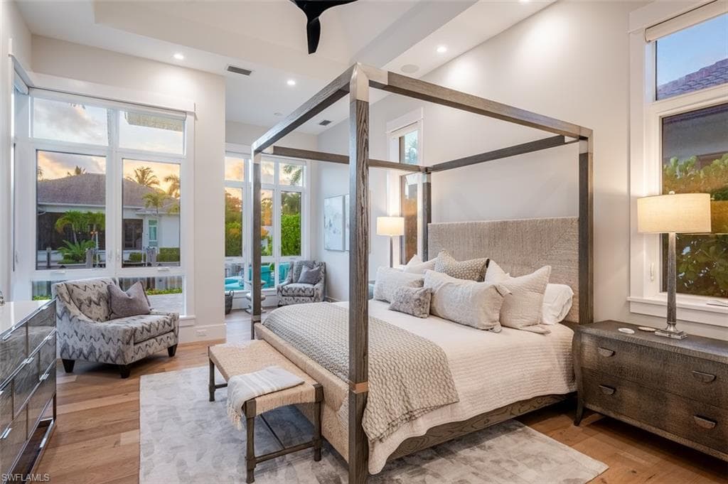 2100 SNOOK DR-24