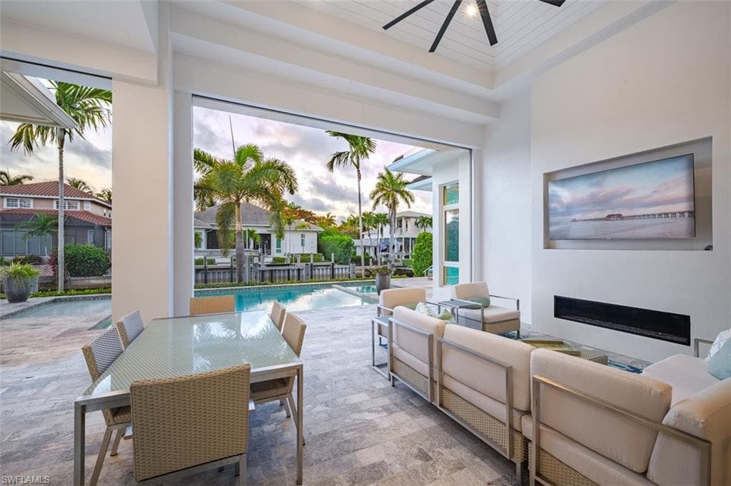 2100 SNOOK DR-38