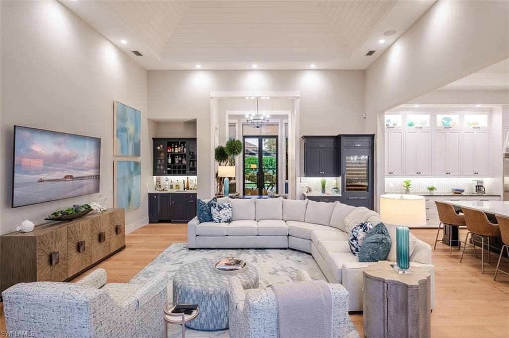 2100 SNOOK DR-10