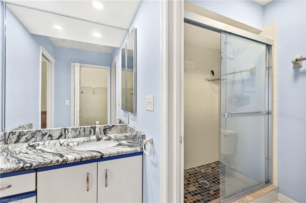 4616 SE 5th PL 208-16