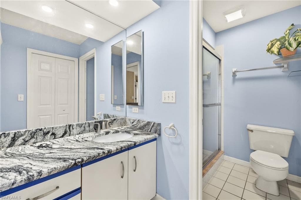 4616 SE 5th PL 208-15