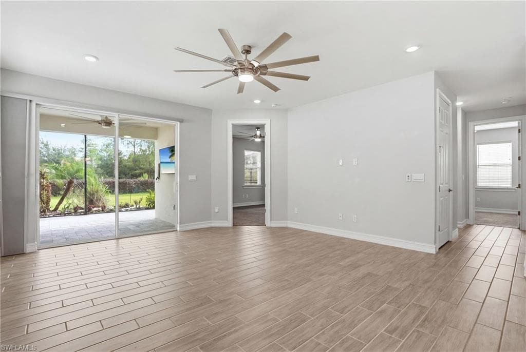 28009 Seasons Tide AVE-10