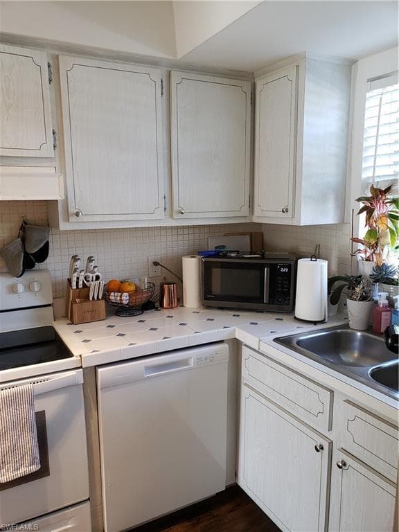 864 Courtington LN 1-13