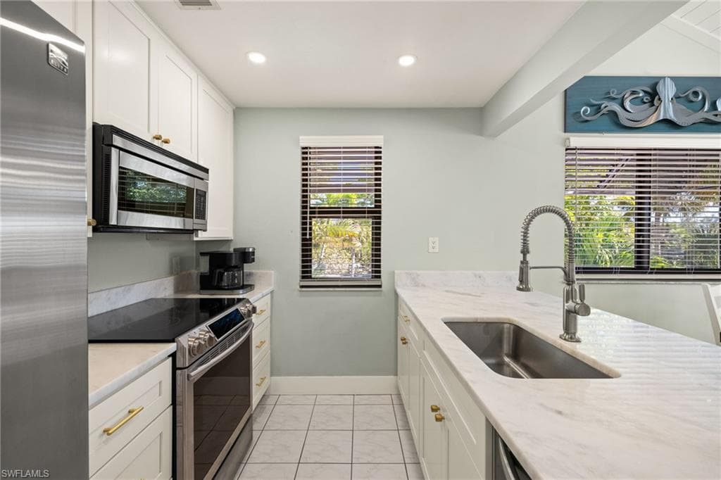 974 Greenwood CT S-7