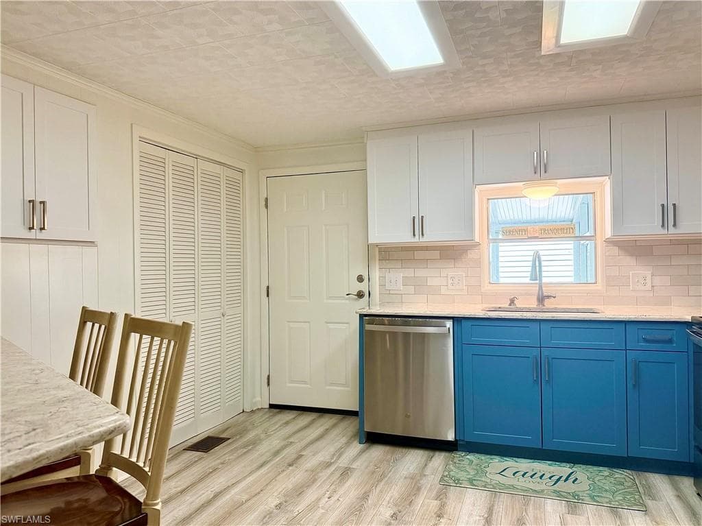 22 Turquoise AVE 22T-12
