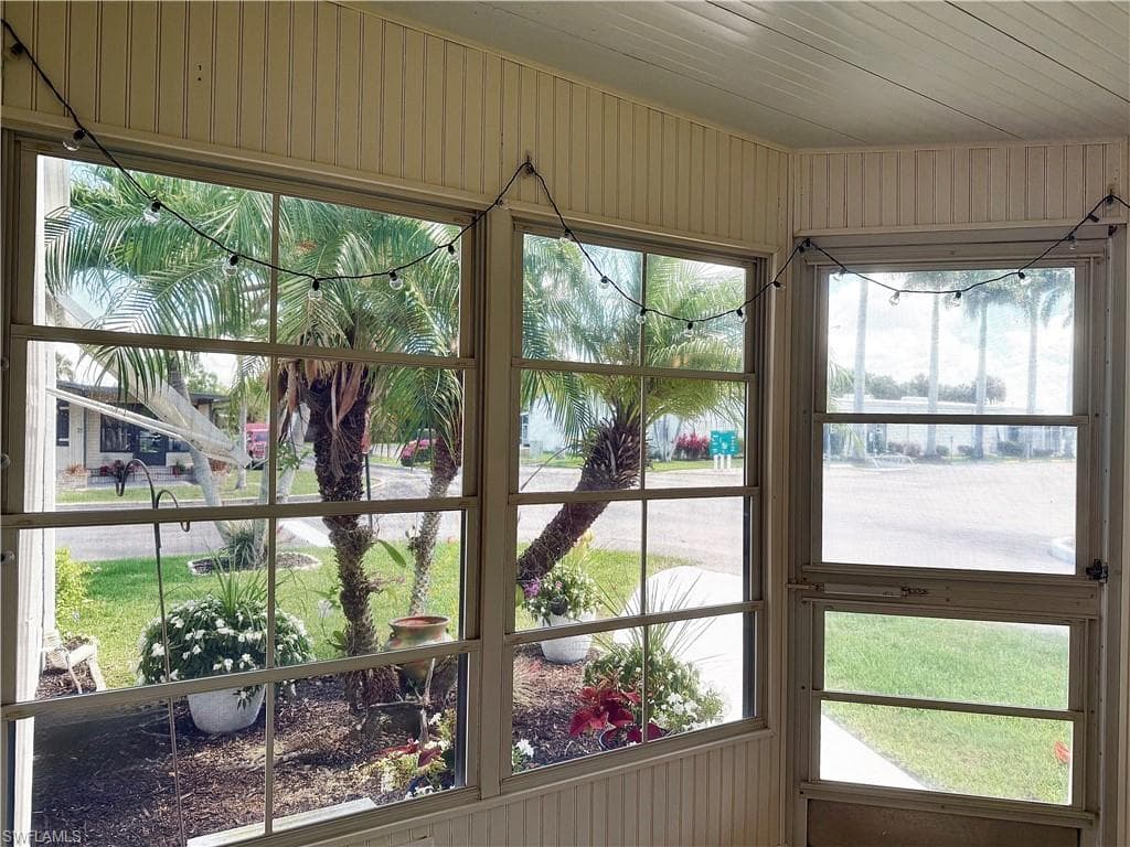 22 Turquoise AVE 22T-22