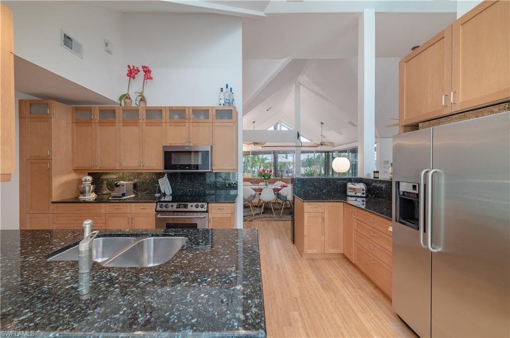 883 Galleon DR-8