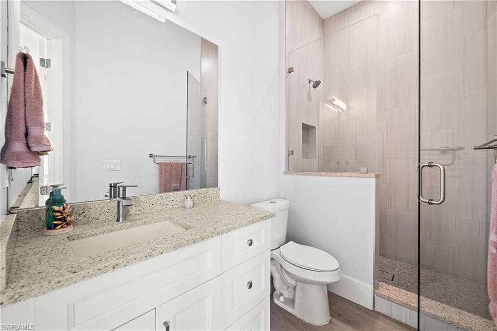 388 Pine AVE-27