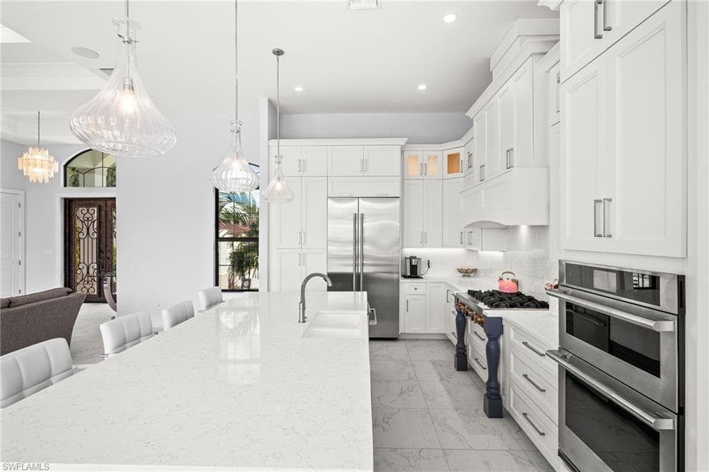388 Pine AVE-17