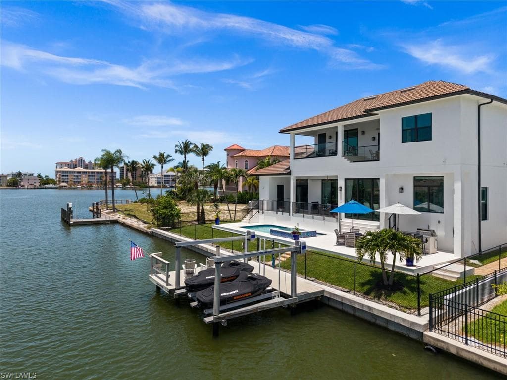 388 Pine AVE-4
