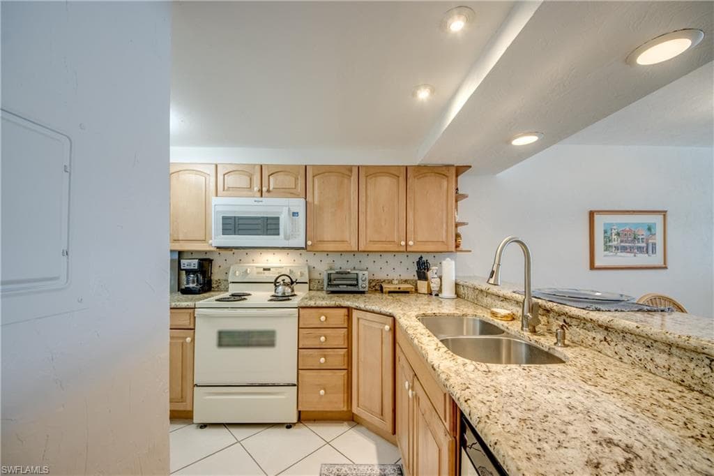 6400 Estero BLVD 1101-13