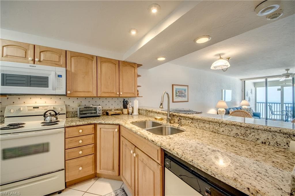 6400 Estero BLVD 1101-4