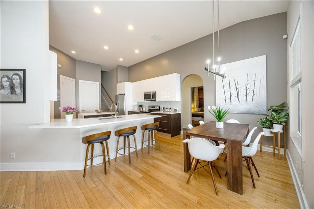 382 Burnt Pine DR-8