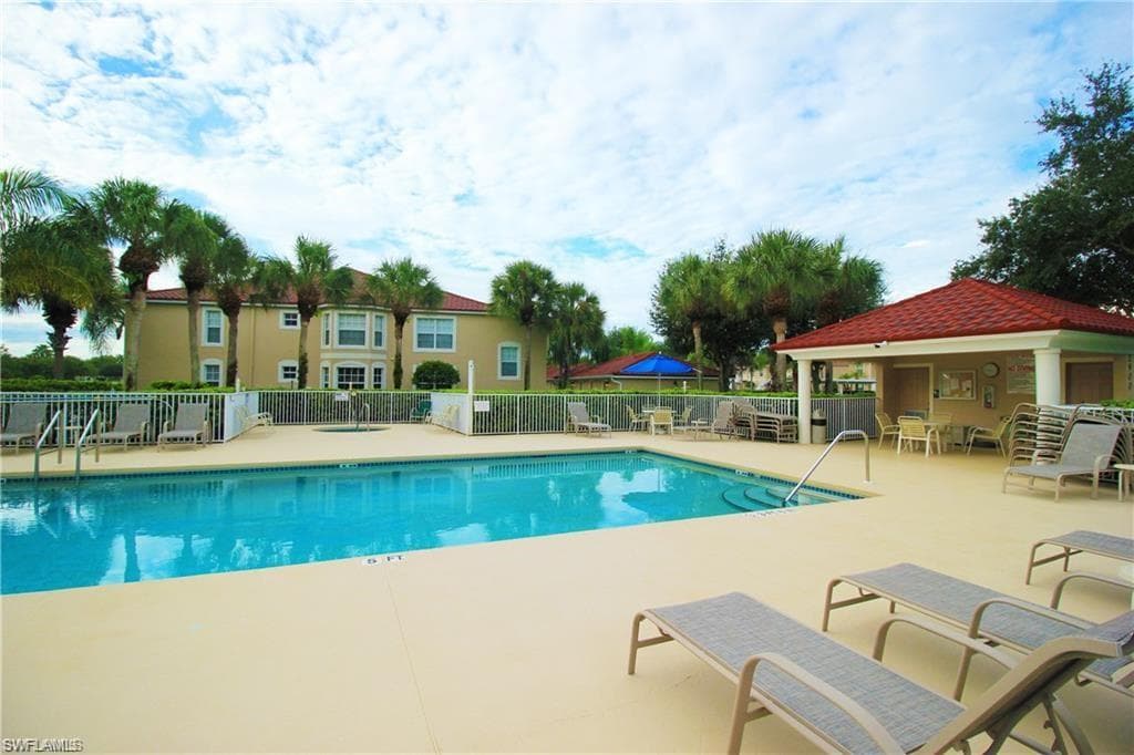 2925 Cypress Trace CIR 201-17