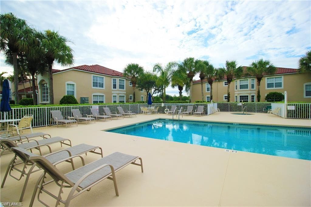 2925 Cypress Trace CIR 201-16