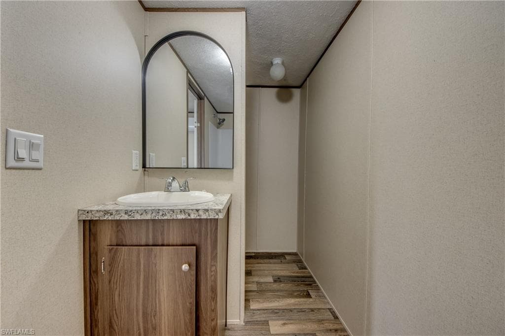 352 Sacramento ST-27