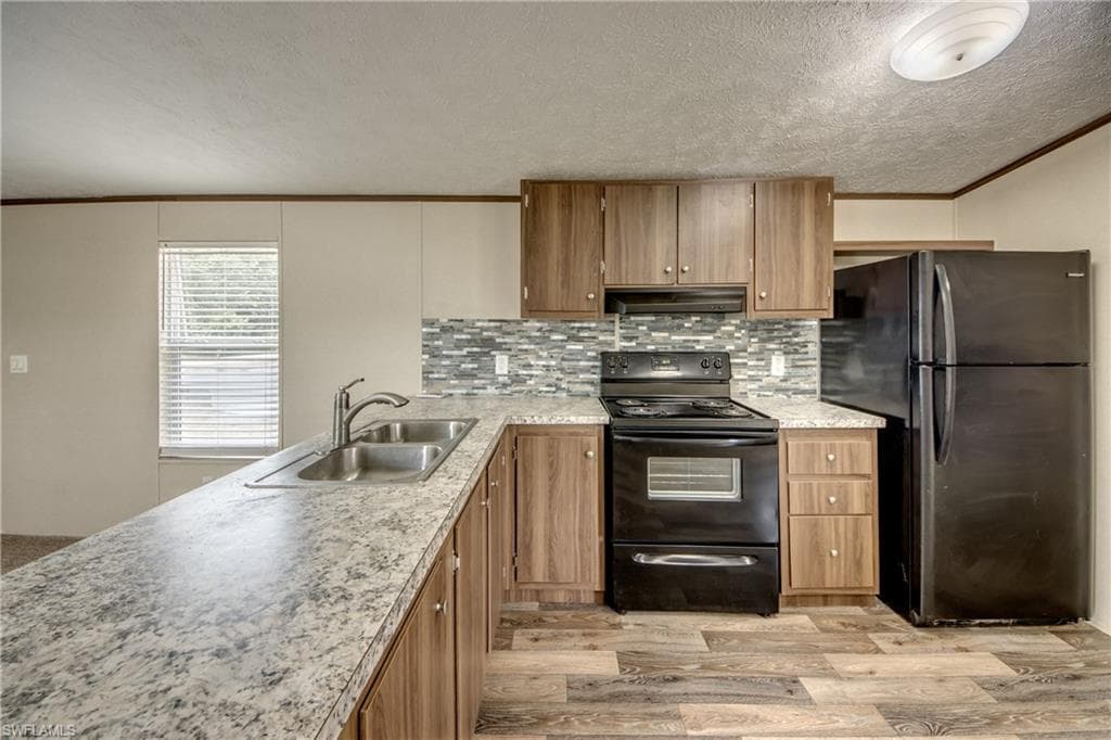 352 Sacramento ST-13