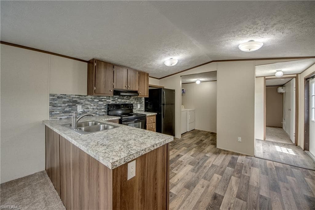 352 Sacramento ST-16
