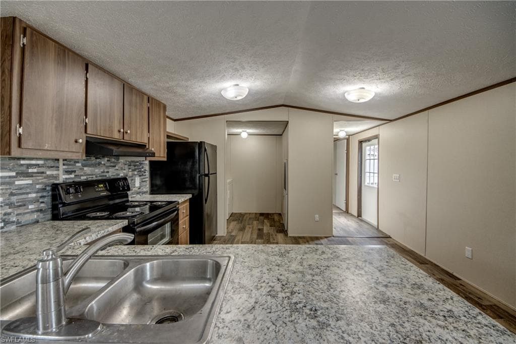 352 Sacramento ST-10