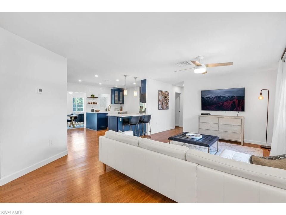 250 Willowick DR-4