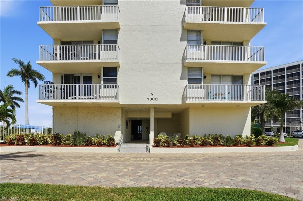 7300 Estero BLVD 102-46