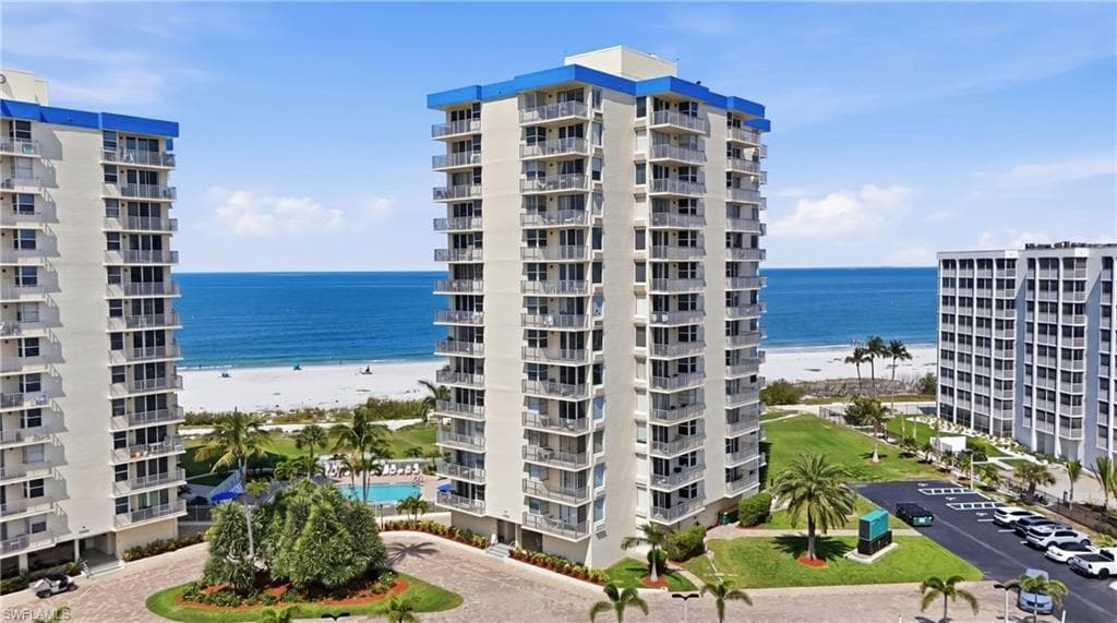 7300 Estero BLVD 102-33