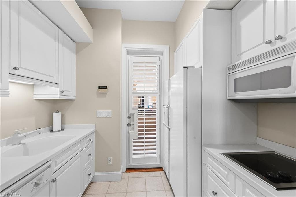 4661 Idylwood LN-36