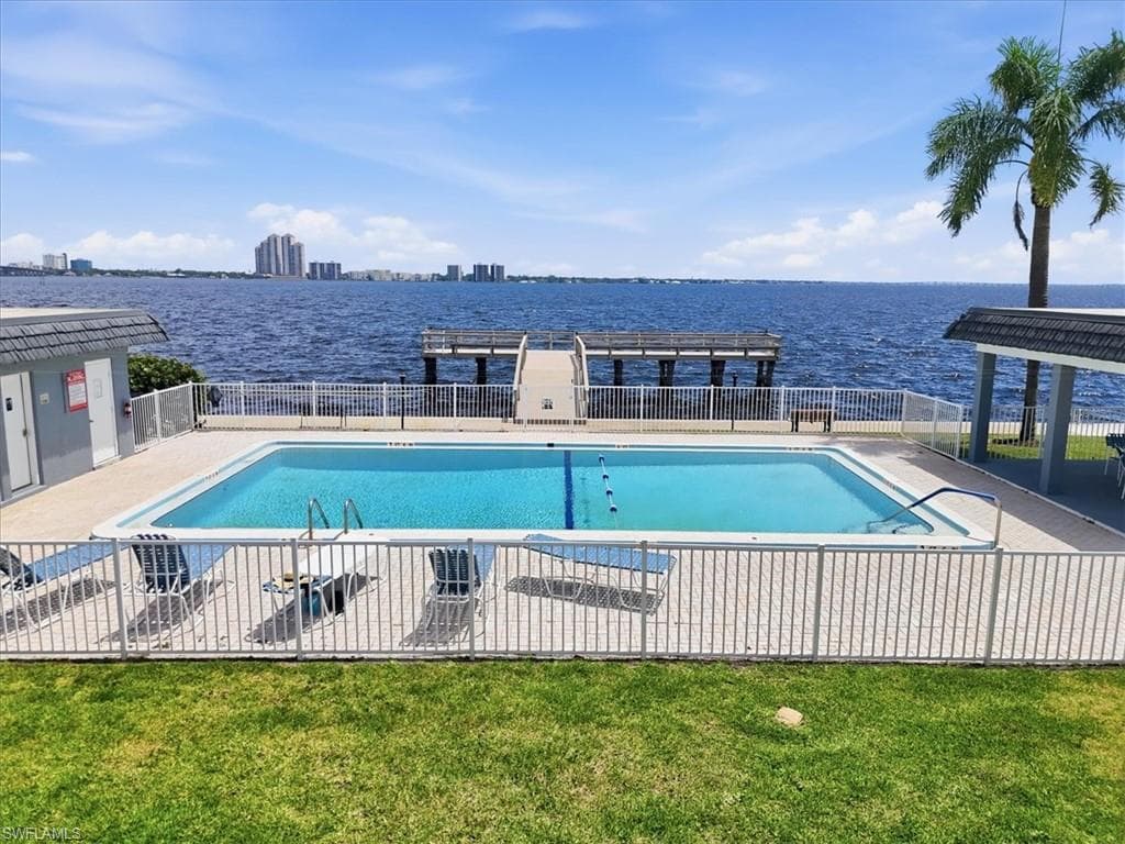 3356 N Key DR 7-22