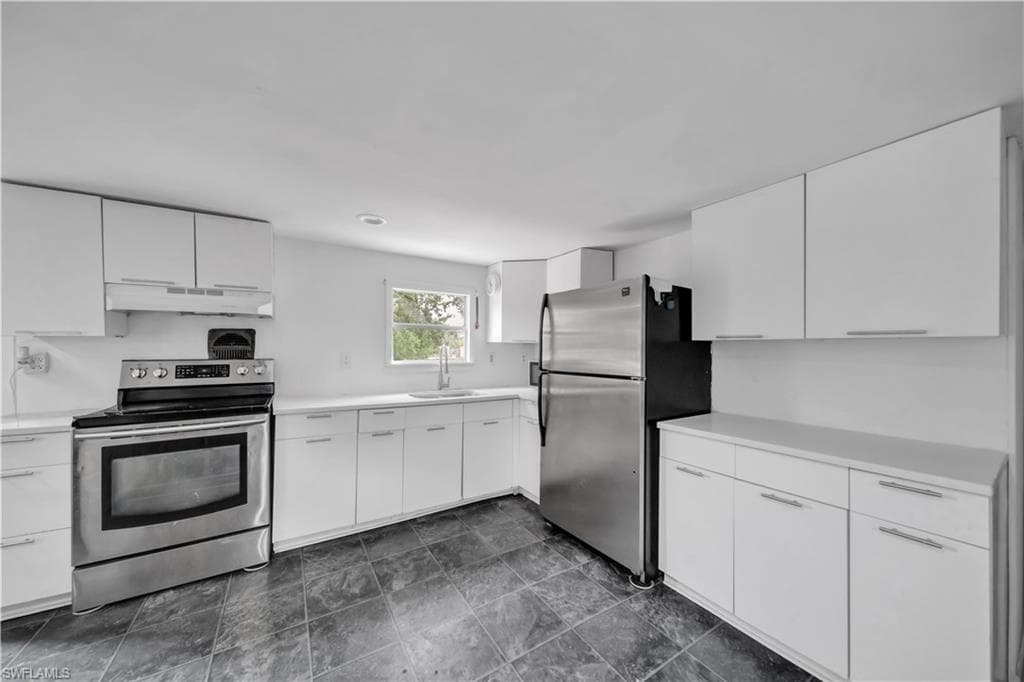 8106 Penny DR-13