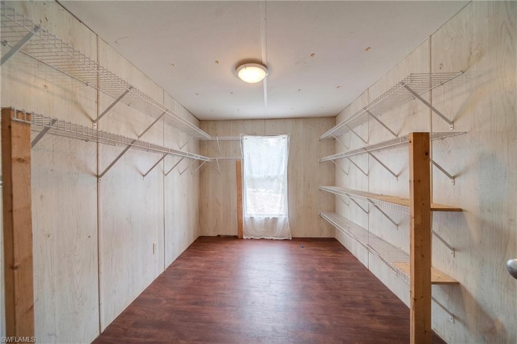 8106 Penny DR-26