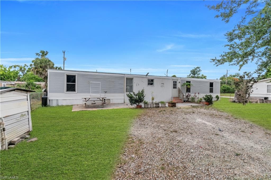 8106 Penny DR-7
