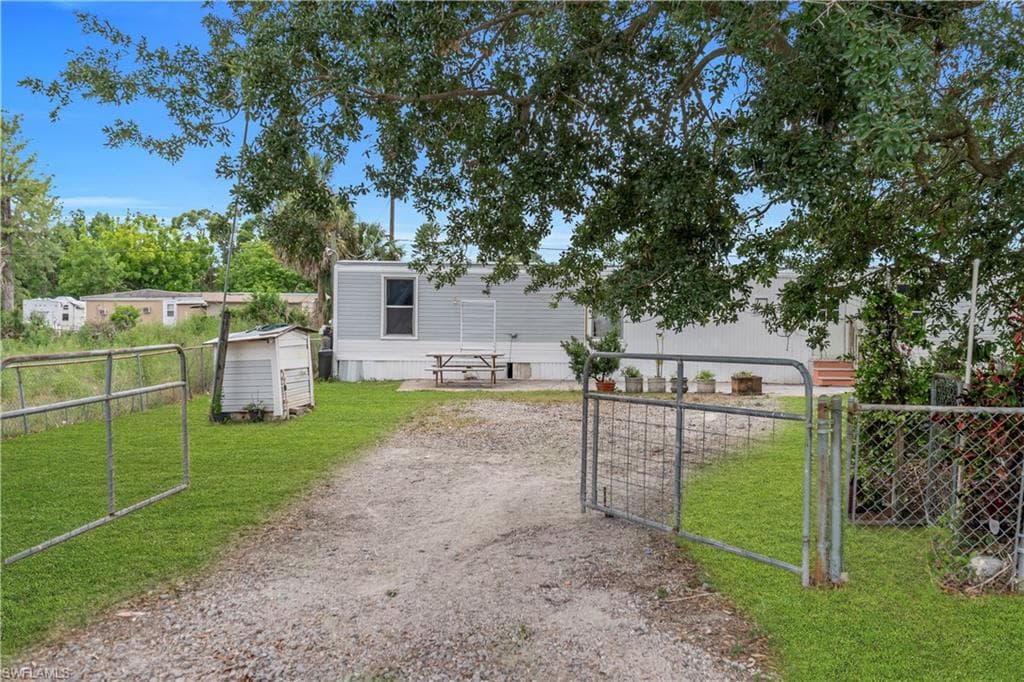 8106 Penny DR-9