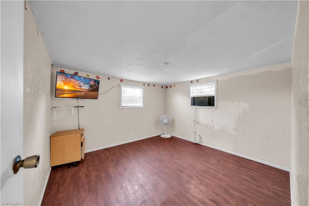 8106 Penny DR-19