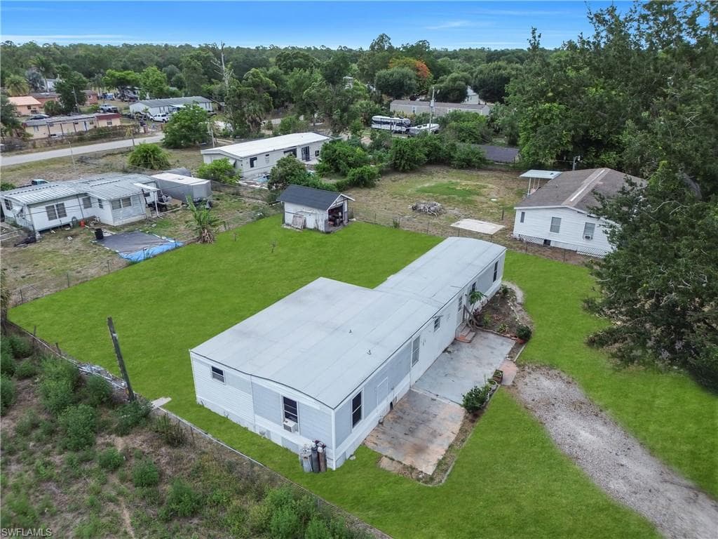 8106 Penny DR-31
