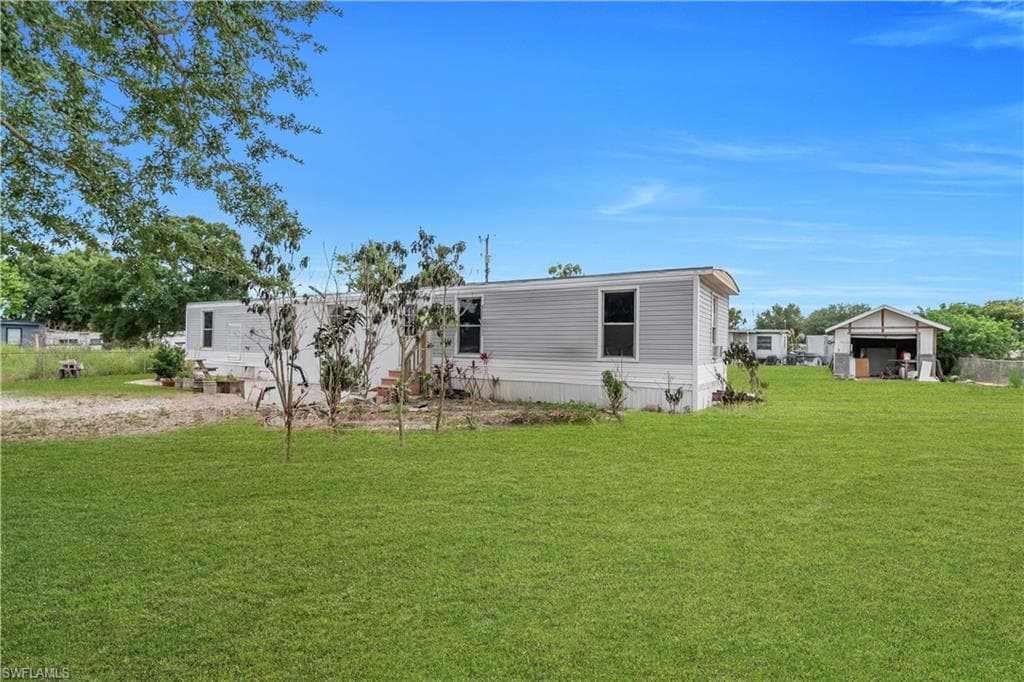 8106 Penny DR-4